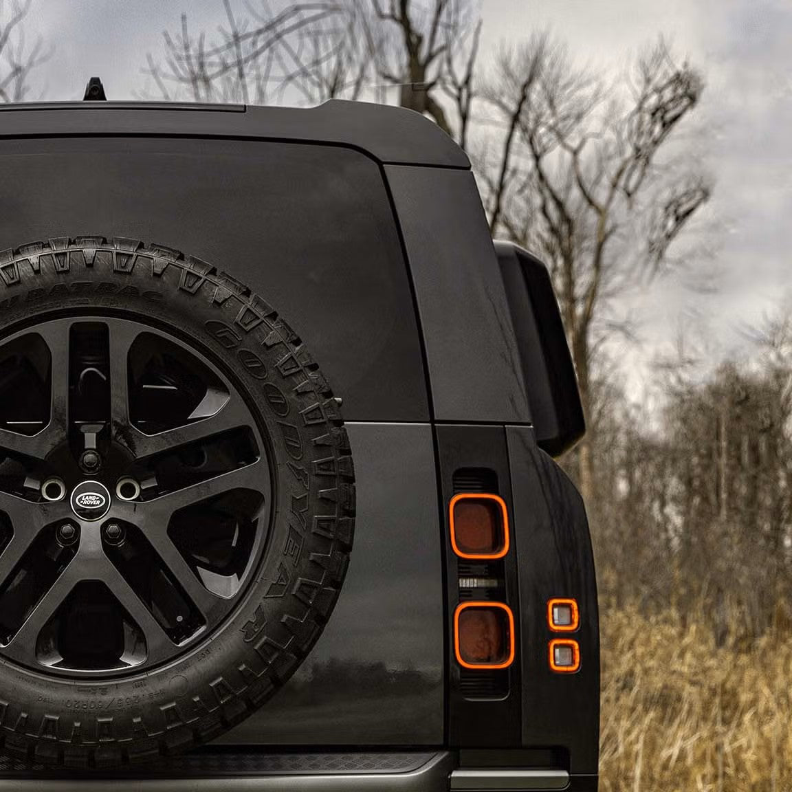 Side Storage Box For Land Rover Defender 90 / 110 / 130 Series (L663)