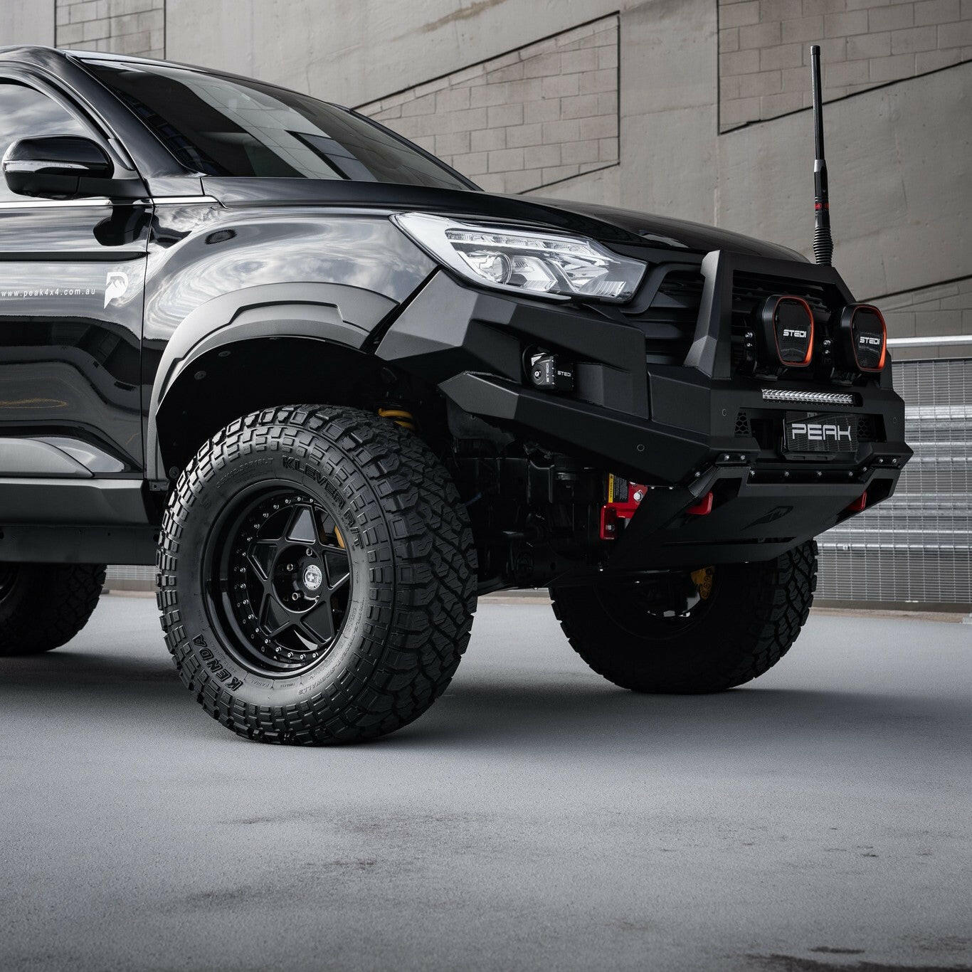 PEAK M1 NightHawk Steel Bull Bar For SsangYong Musso (Single Loop).