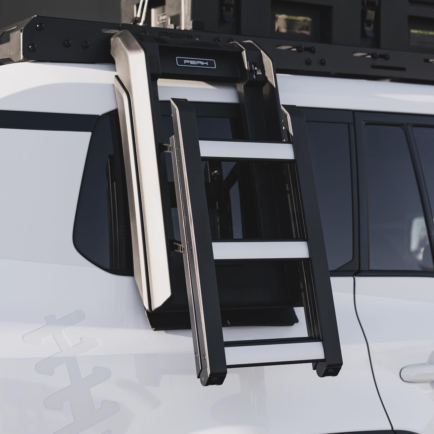 Side-Mounted Foldable Ladder System for Toyota LandCruiser Prado J250 & Lexus GX550