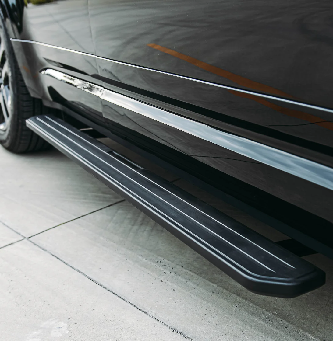 Electric Side Steps for Land Rover Defender 110 / 130 Series (L663) Black