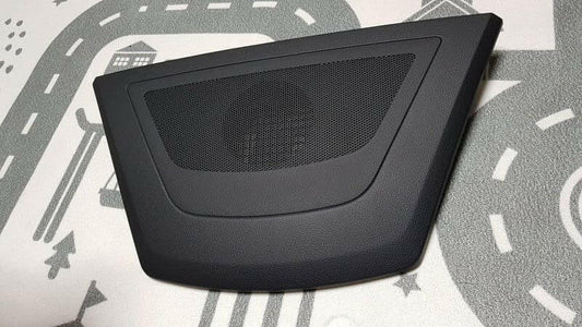 Genuine SsangYong Centre Speaker Grill.