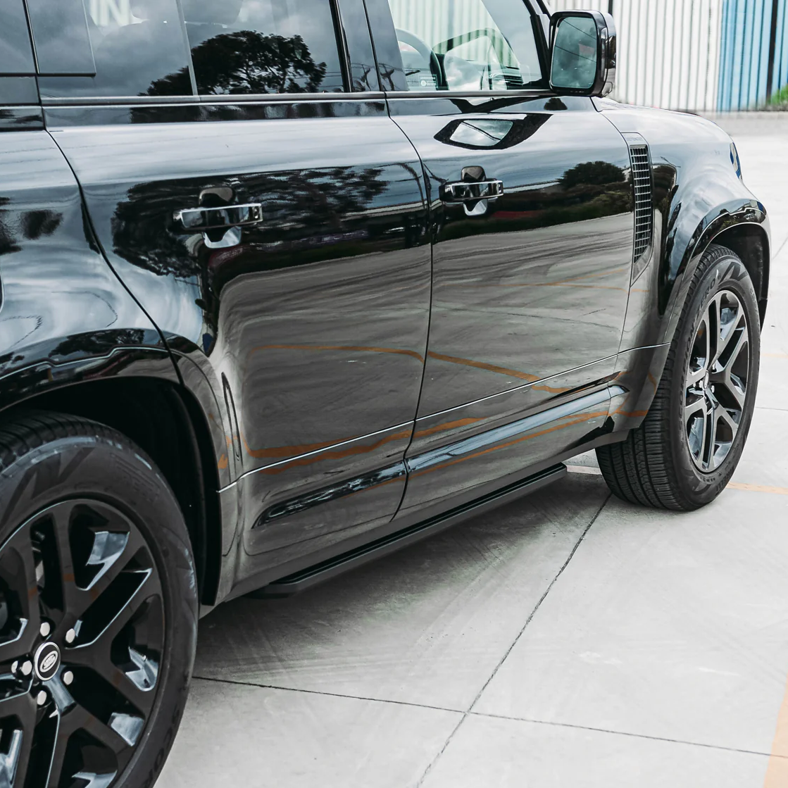 Electric Side Steps for Land Rover Defender 110 / 130 Series (L663) Black