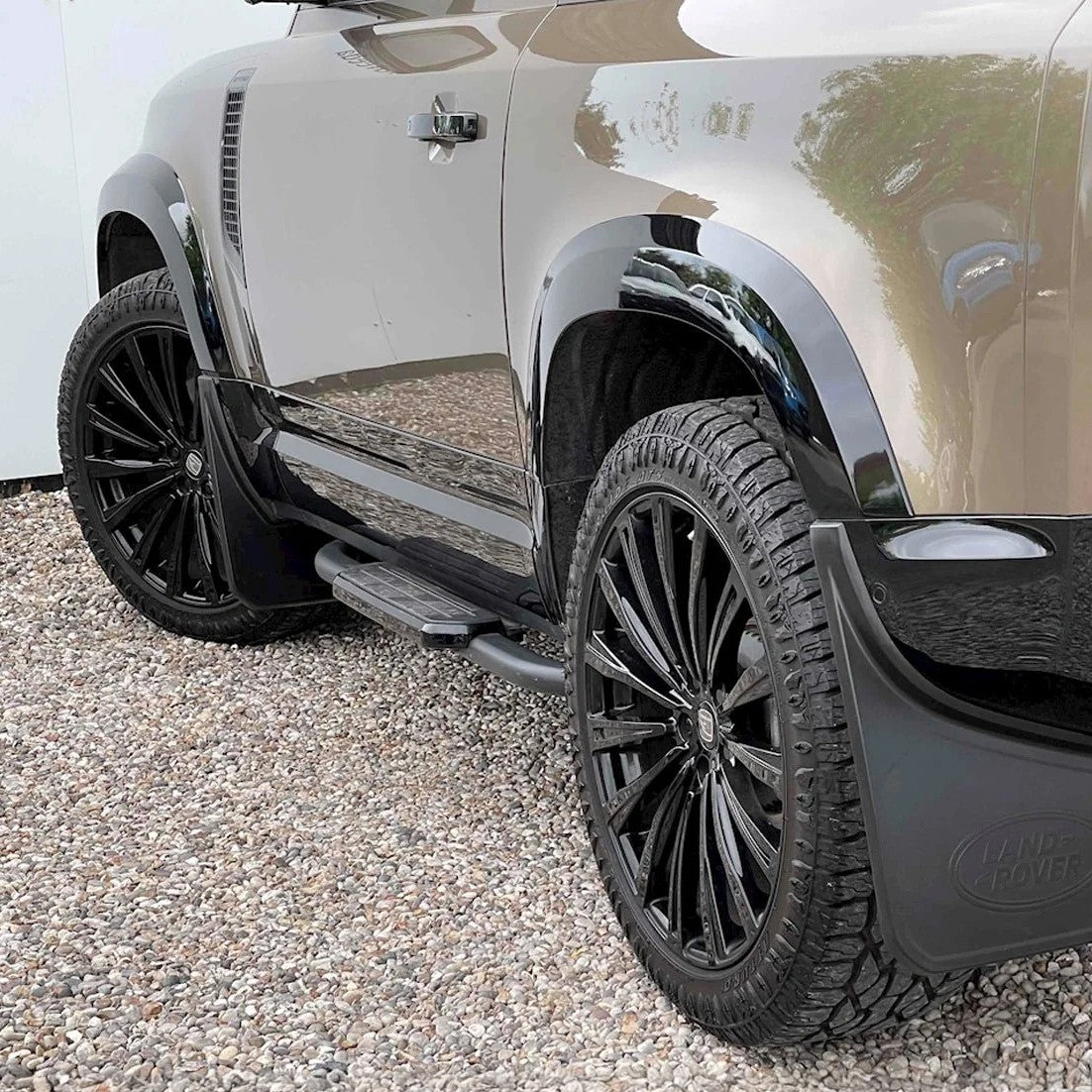 Gloss Black Side Door Moulding Skirt Trim Kit for Land Rover Defender 90 (L663)