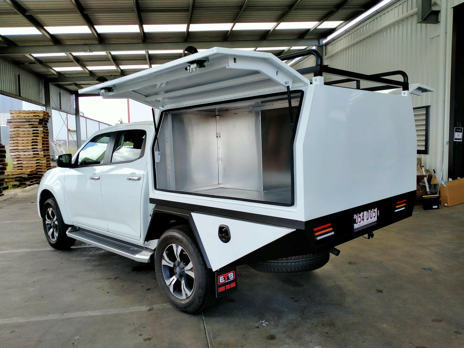 Aluminum Ute Tray & Canopy Package S8.