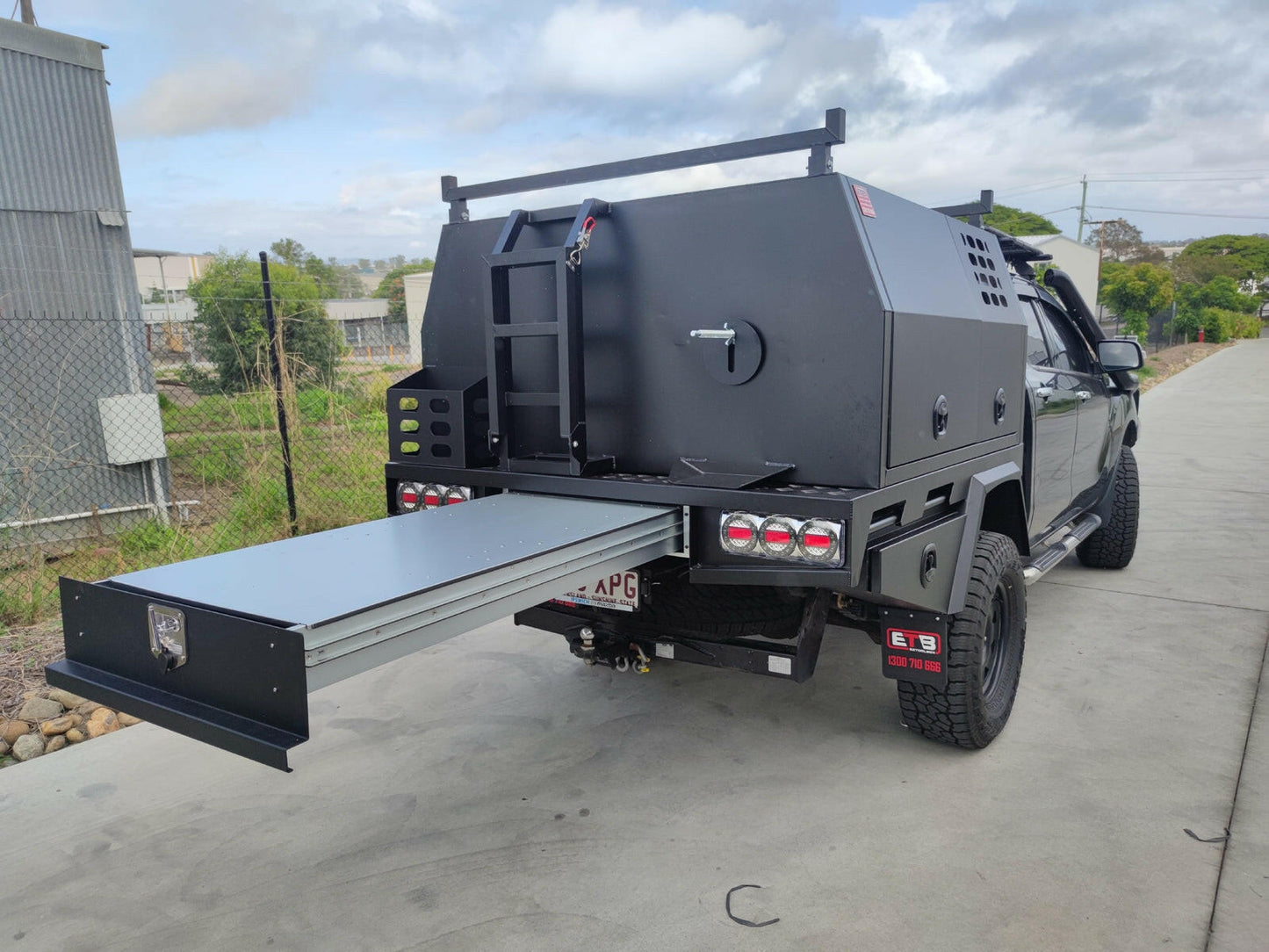 Aluminum Ute Tray & Canopy Package W1.