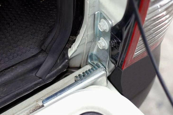 Easy Up & Slow Down Tailgate Hinges for KGM SsangYong Musso, view 2